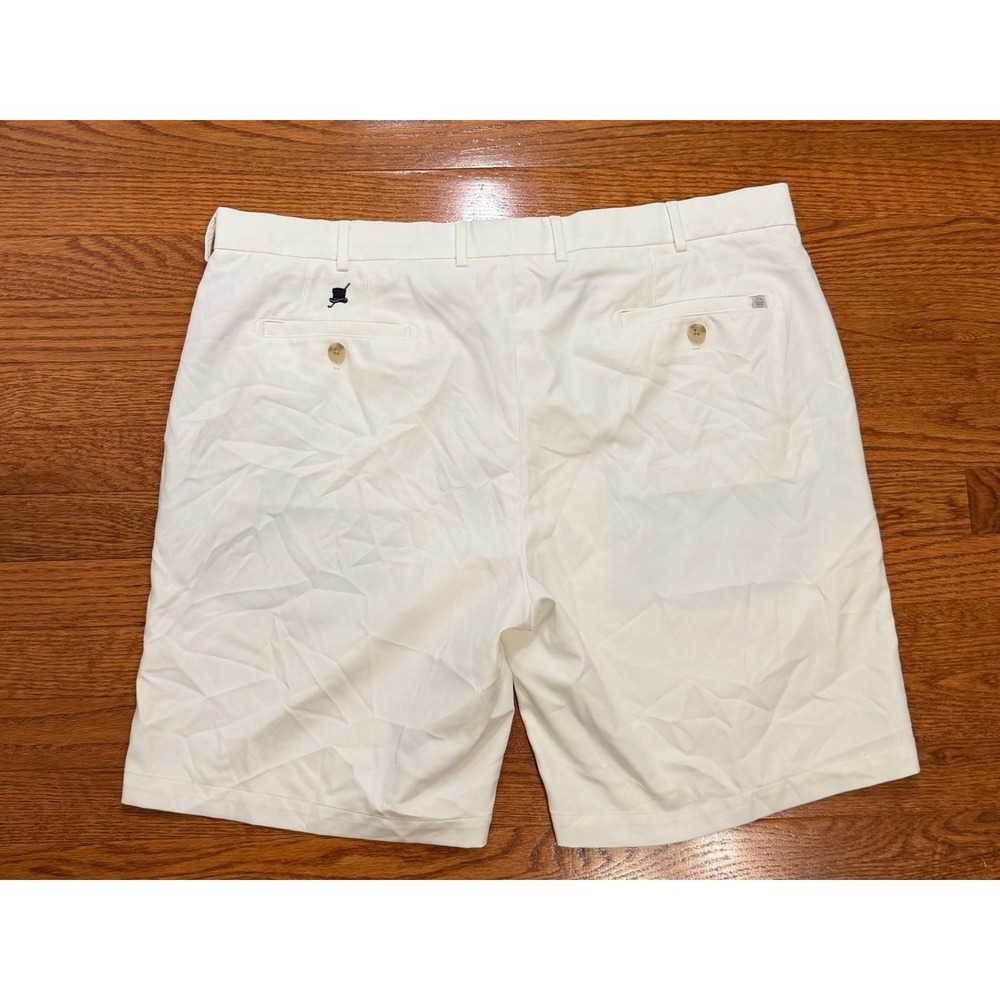 Peter Millar Squires Golf Club Salem Performance Shorts Mens 40 White Golf 9"